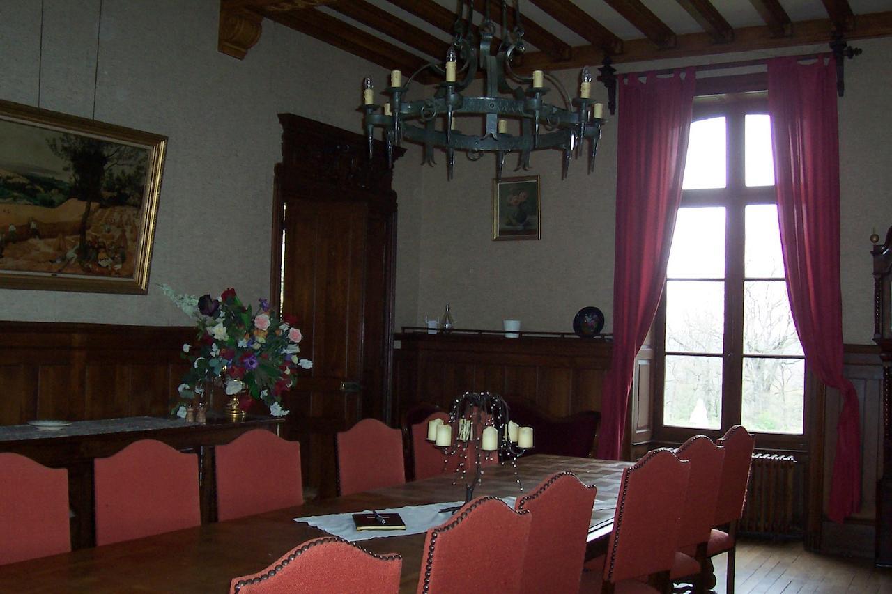 Chateau Champigny Bed & Breakfast Maillet  Luaran gambar
